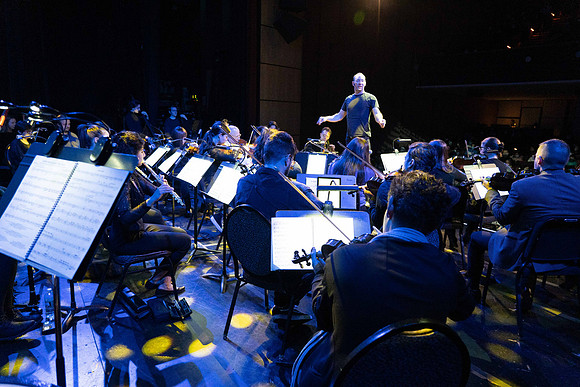 Lux Symphony a7c-6149.jpg