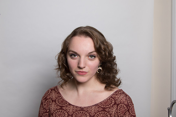 Lina head shot 12_17-110.jpg