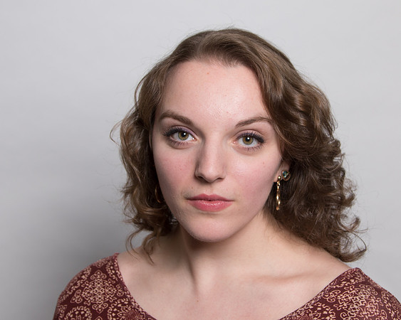 Lina head shot 12_17-116.jpg
