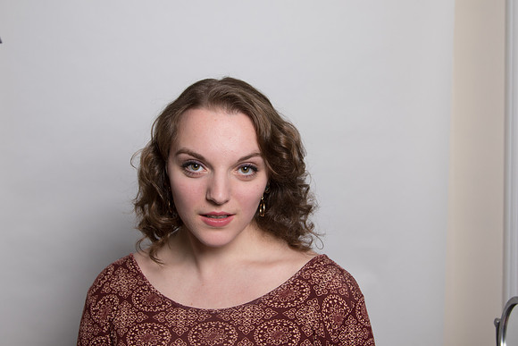 Lina head shot 12_17-121.jpg