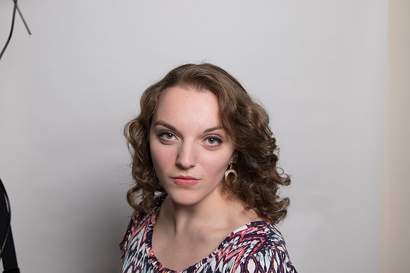 Lina head shot 12_17-148.jpg