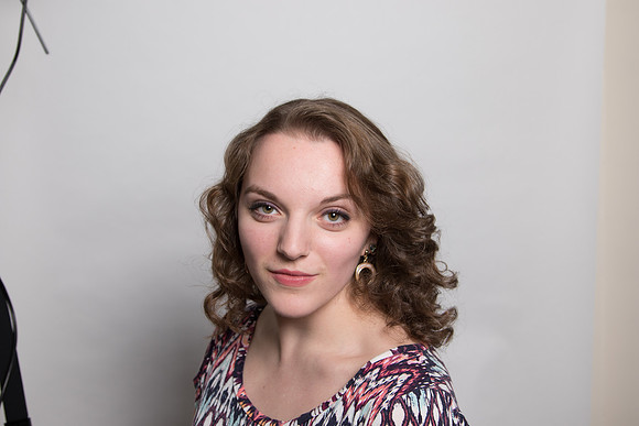 Lina head shot 12_17-150.jpg