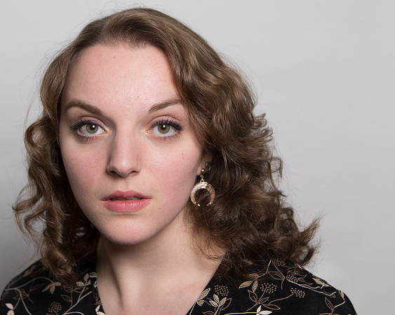 Lina head shot 12_17-231.jpg