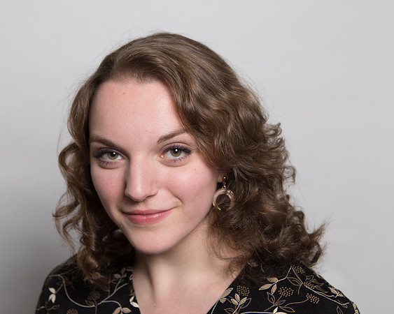 Lina head shot 12_17-232.jpg