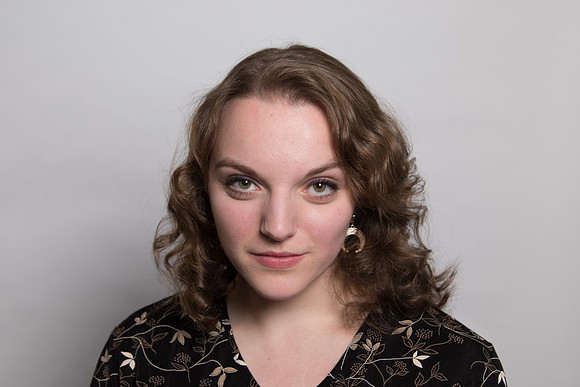 Lina head shot 12_17-238.jpg