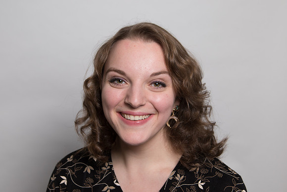Lina head shot 12_17-242.jpg