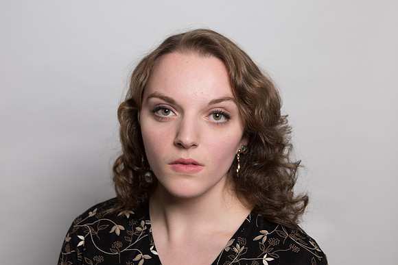 Lina head shot 12_17-267.jpg