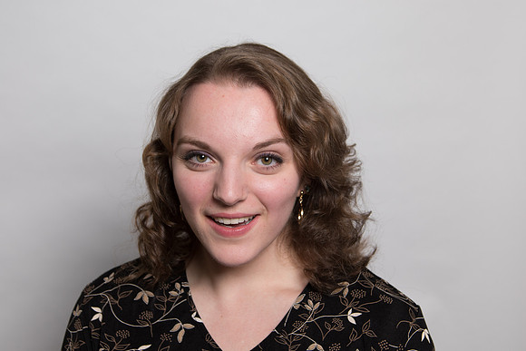 Lina head shot 12_17-278.jpg