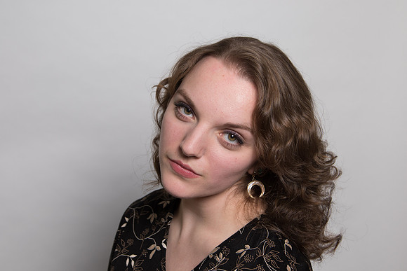 Lina head shot 12_17-280.jpg