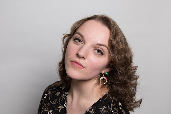 Lina head shot 12_17-281.jpg