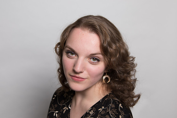 Lina head shot 12_17-282.jpg