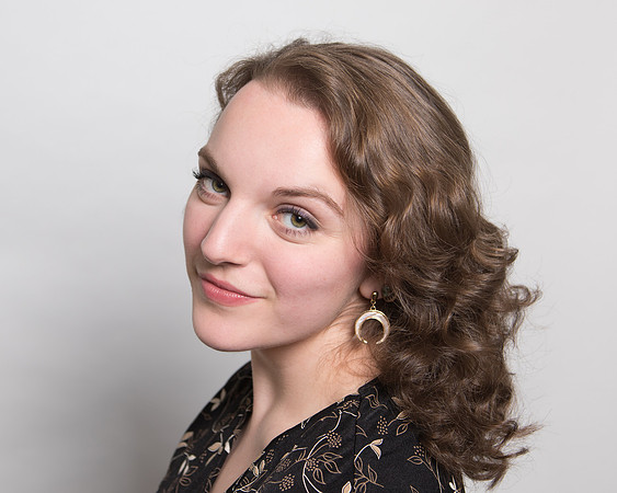 Lina head shot 12_17-294-Edit.jpg