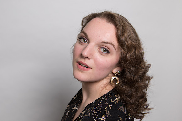 Lina head shot 12_17-295.jpg