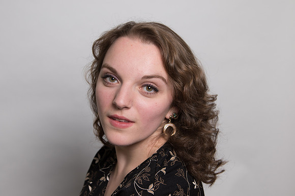 Lina head shot 12_17-303.jpg