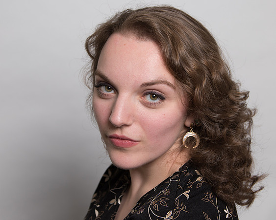 Lina head shot 12_17-304.jpg