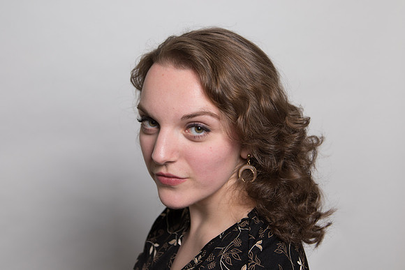 Lina head shot 12_17-309.jpg