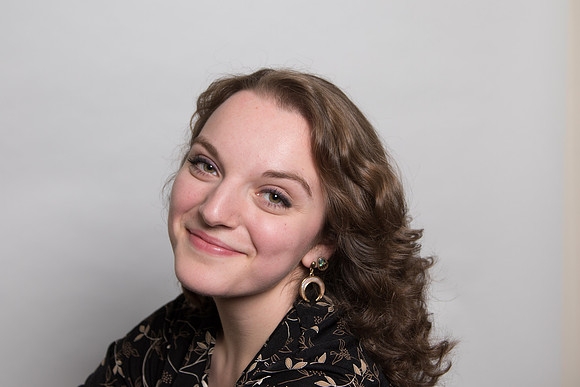 Lina head shot 12_17-312.jpg