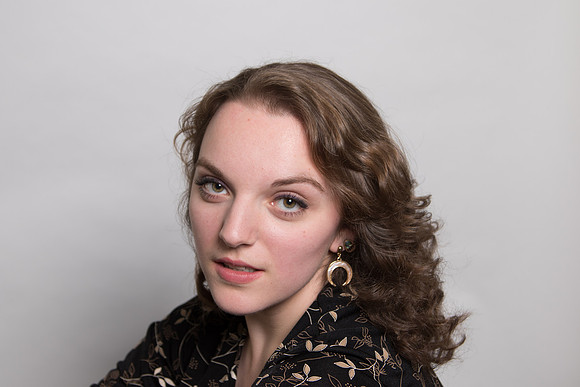 Lina head shot 12_17-319.jpg