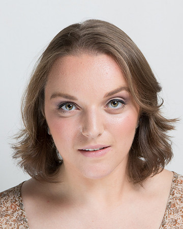 Lina headshot 8_28_16-253.jpg